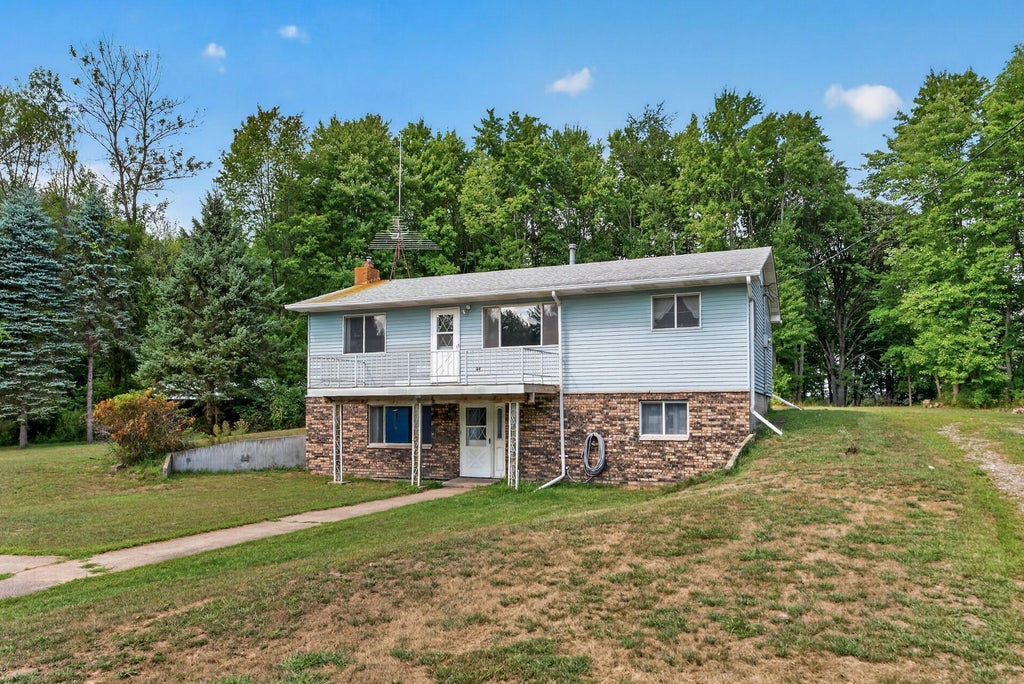 Photo of 4731 287th Court NW, Isanti, MN 55040 (MLS # 7140573)