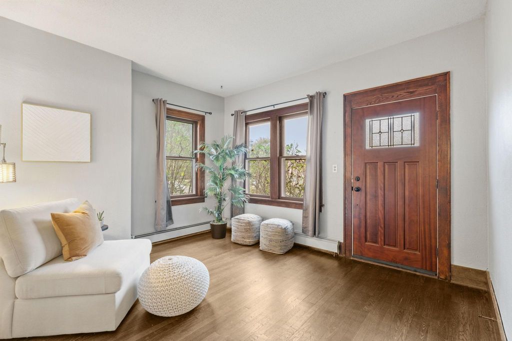 Photo of 1429 Randolph Avenue, Saint Paul, MN 55105 (MLS # 7048564)