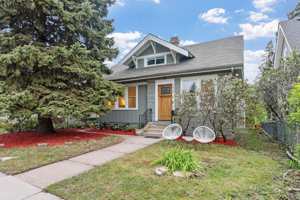 Photo of 1429 Randolph Avenue, Saint Paul, MN 55105 (MLS # 7048564)