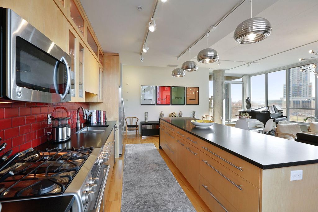 Photo of 901 S 2nd Street #401, Minneapolis, MN 55415 (MLS # 7039019)