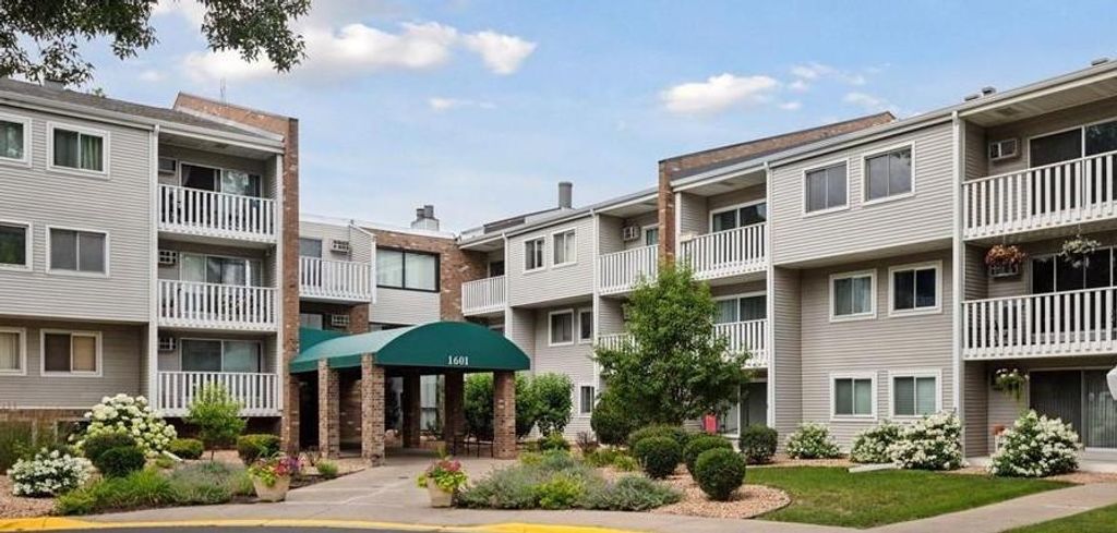 Photo of 1601 N Innsbruck Drive #319, Fridley, MN 55432 (MLS # 6723571)
