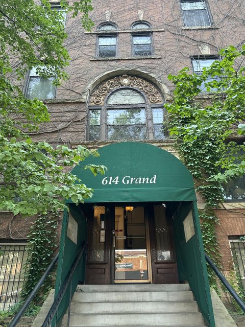 614 Grand Avenue C Saint Paul MN 55102