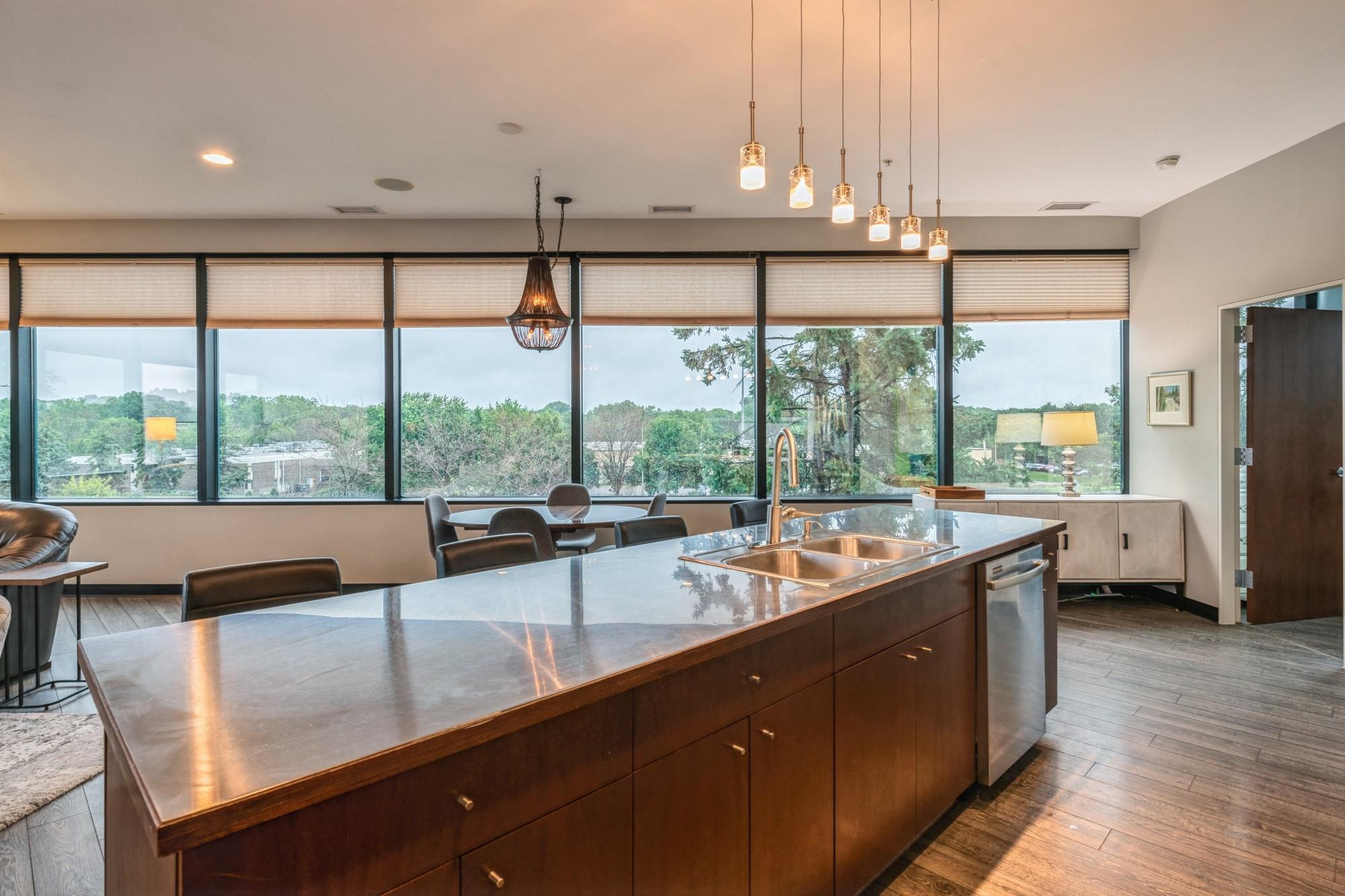 5601 Smetana Drive 313