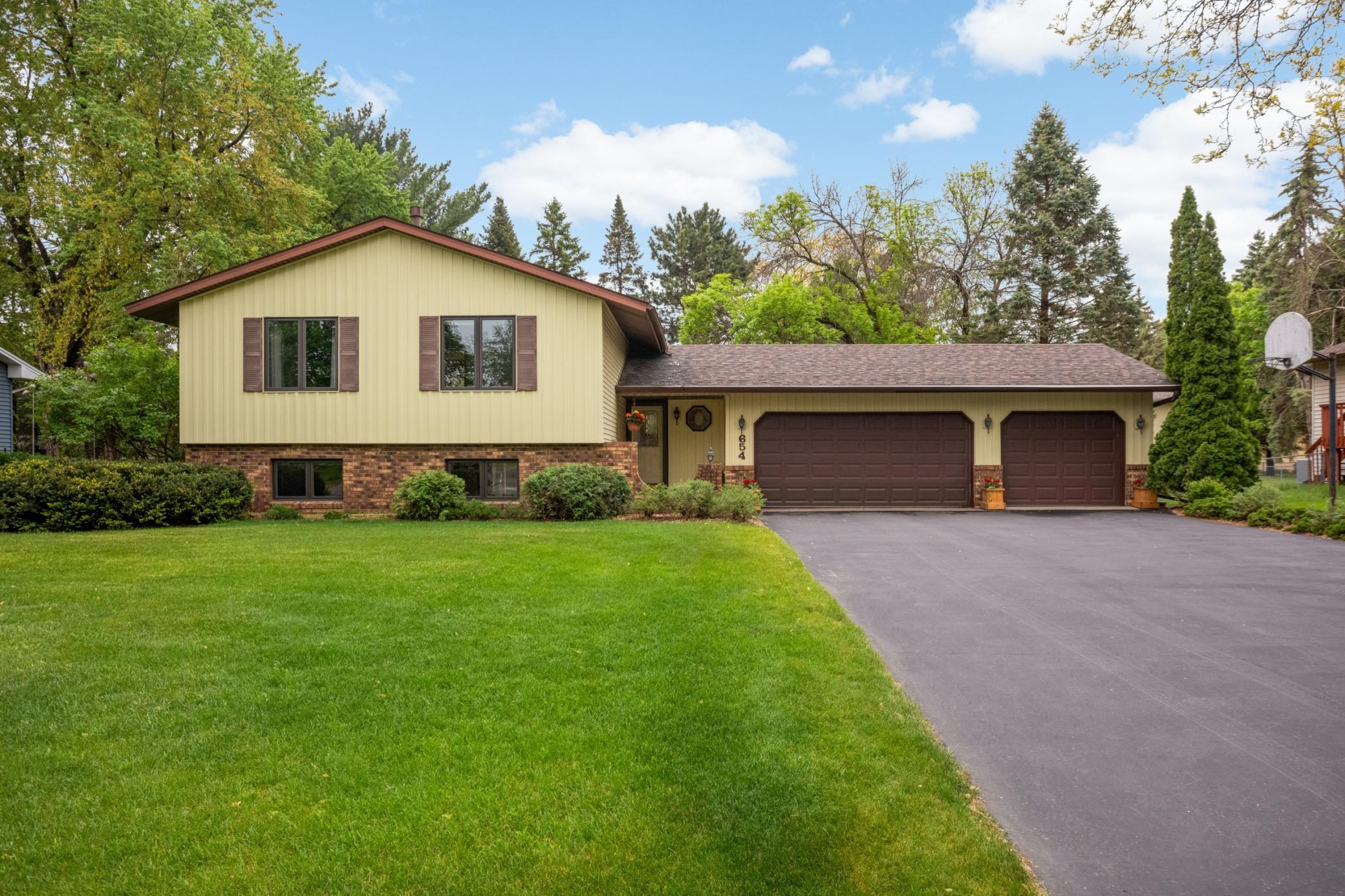 654 Tanglewood Drive