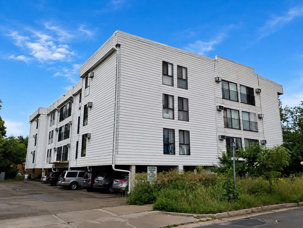 Photo of 925 30th Avenue S #206, Minneapolis, MN 55406 (MLS # 7127220)