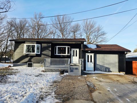 Photo of 1309 Porter Road, Montevideo, MN 56265 (MLS # 7001919)