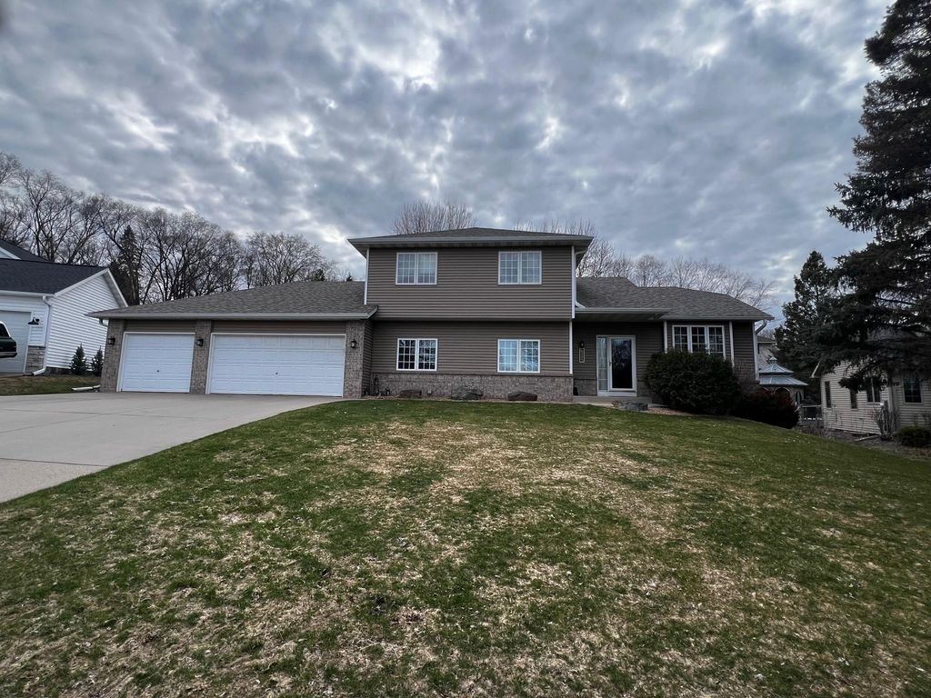 Photo of 6345 Bailey Trail, Inver Grove Heights, MN 55077 (MLS # 7033022)