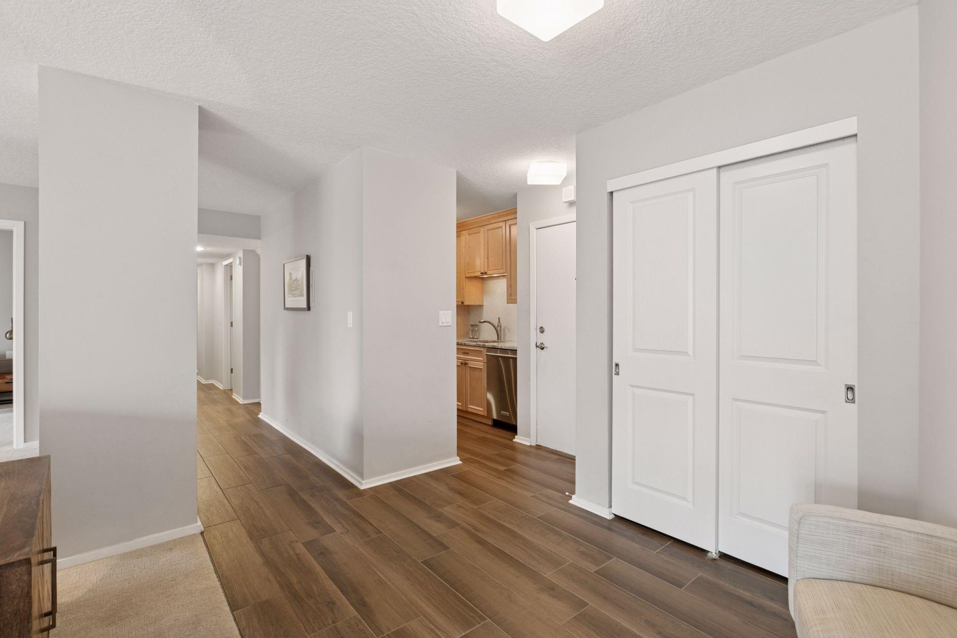 1200 Nicollet Mall 606