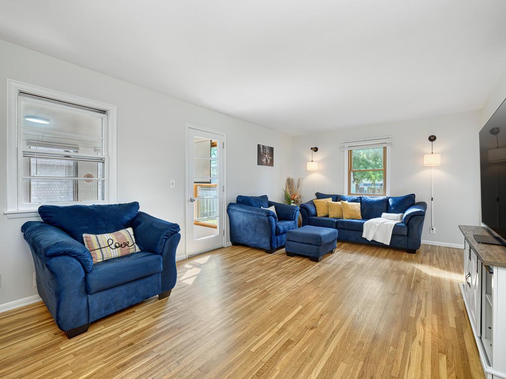 Photo of 5001 76th Avenue N, Brooklyn Park, MN 55443 (MLS # 7150107)