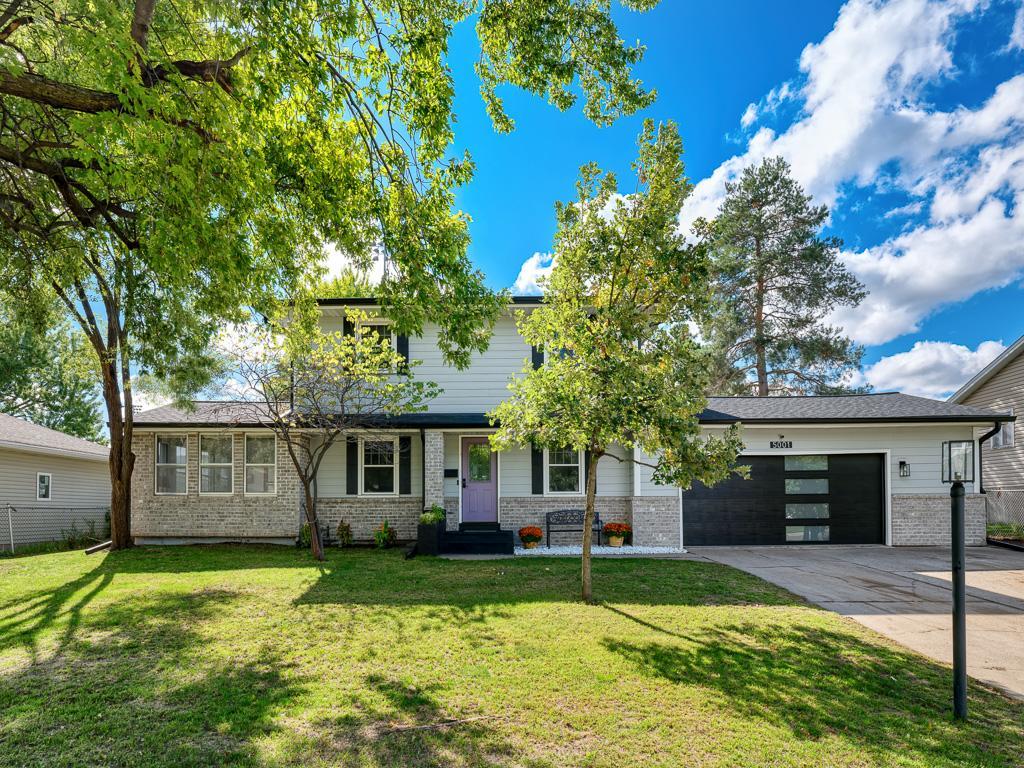 Photo of 5001 76th Avenue N, Brooklyn Park, MN 55443 (MLS # 7150107)