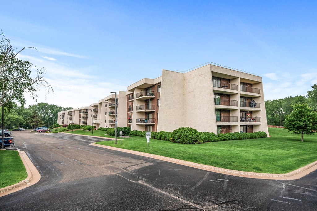 Photo of 2455 Londin Lane E #216, Maplewood, MN 55119 (MLS # 7154519)