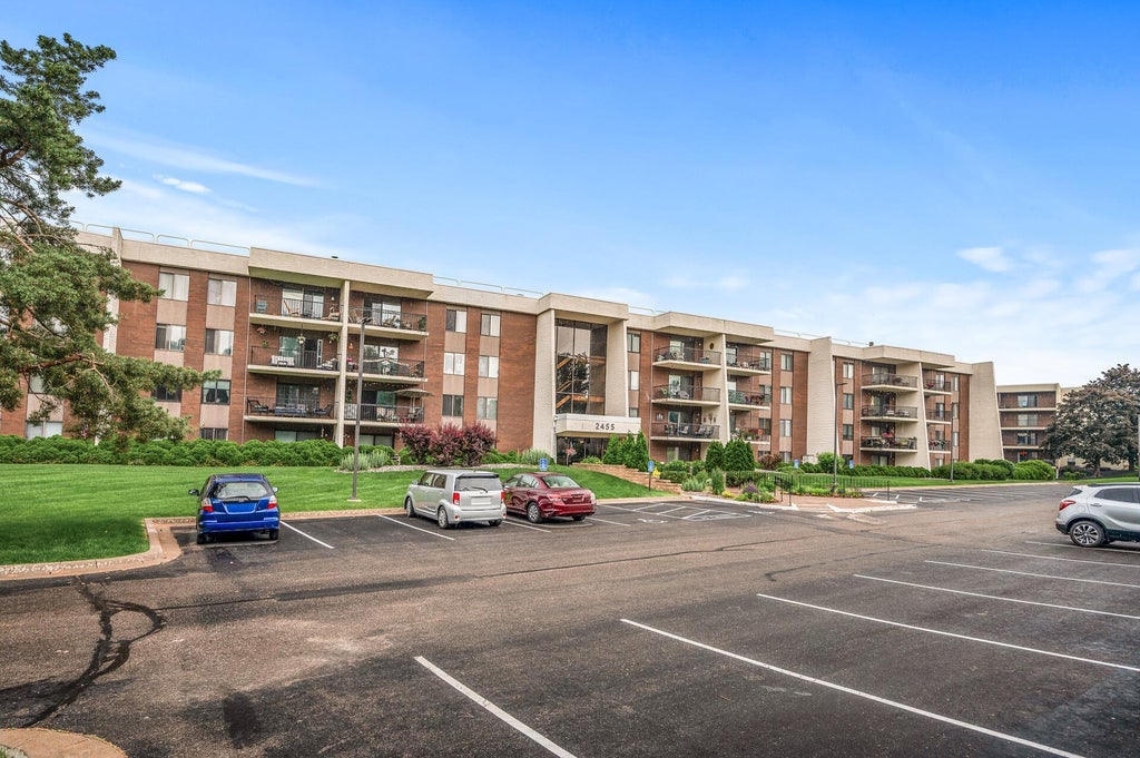 Photo of 2455 Londin Lane E #216, Maplewood, MN 55119 (MLS # 7154519)