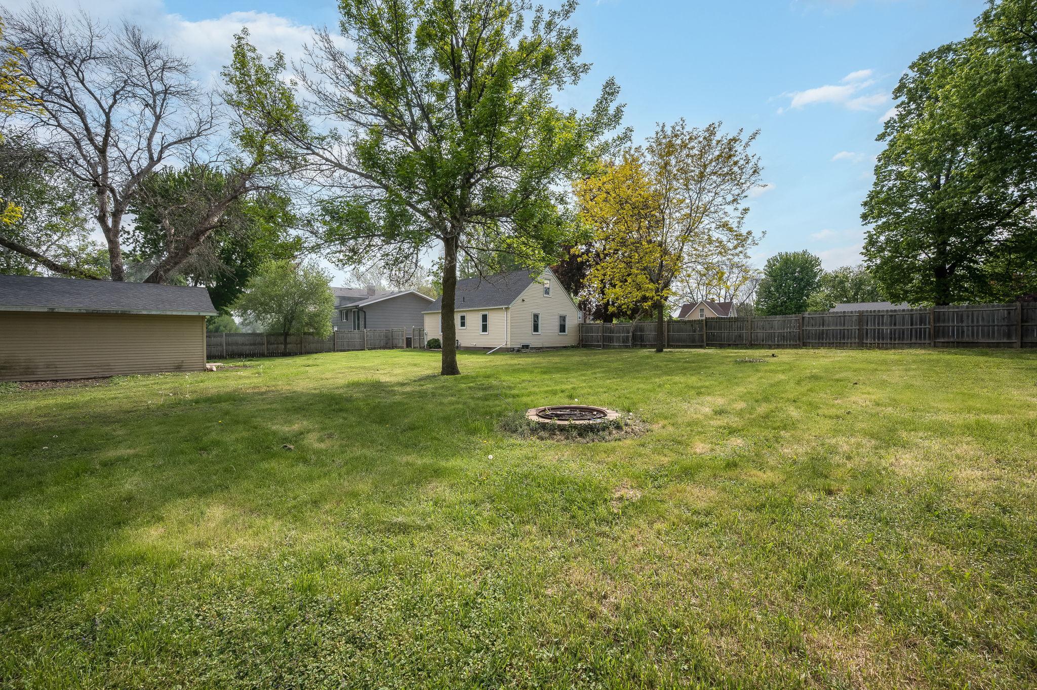 714 3rd Street N - Photo 4