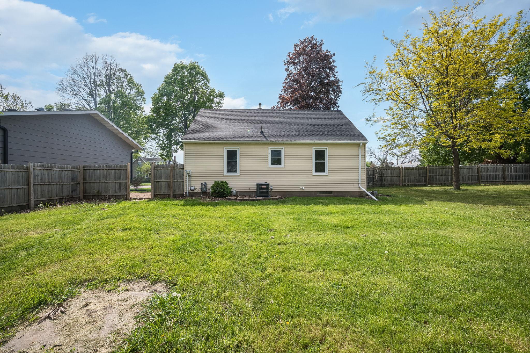 714 3rd Street N - Photo 3