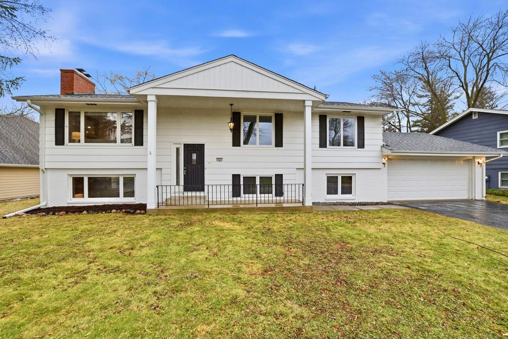 Photo of 6501 Aspen Road, Edina, MN 55436 (MLS # 7027779)