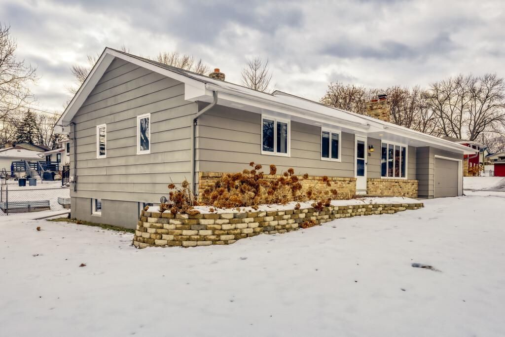 Photo of 70 W Sandra Lee Drive, Saint Paul, MN 55119 (MLS # 7011726)