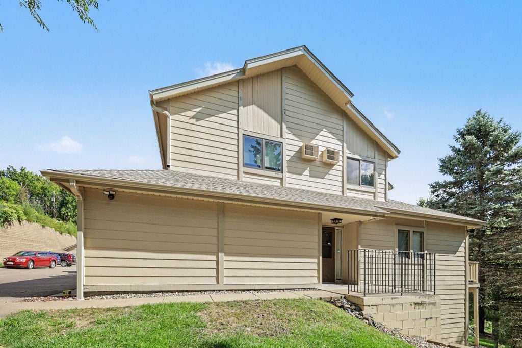 Photo of 1581 Wheelock Lane #206, Saint Paul, MN 55117 (MLS # 7144976)