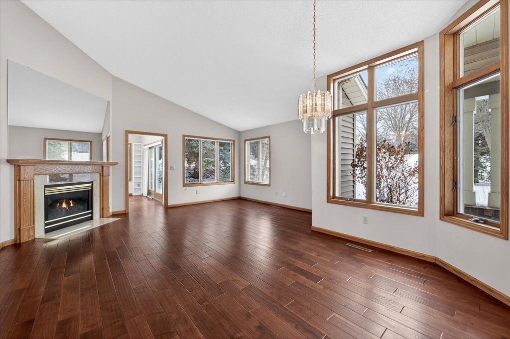 Photo of 992 Stratford Court, Burnsville, MN 55337 (MLS # 7016709)