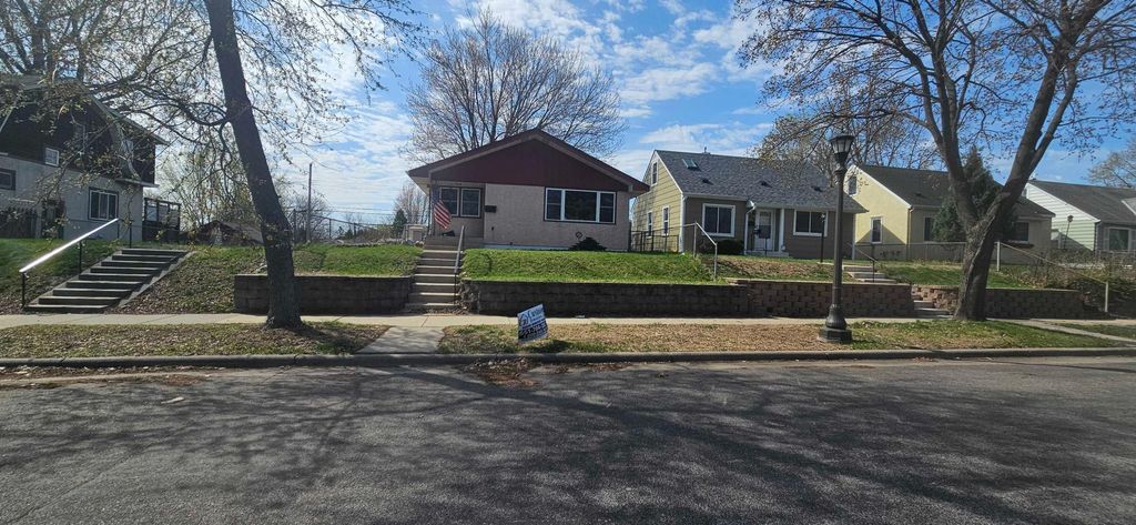 Photo of 1246 Hewitt Avenue, Saint Paul, MN 55104 (MLS # 7057945)