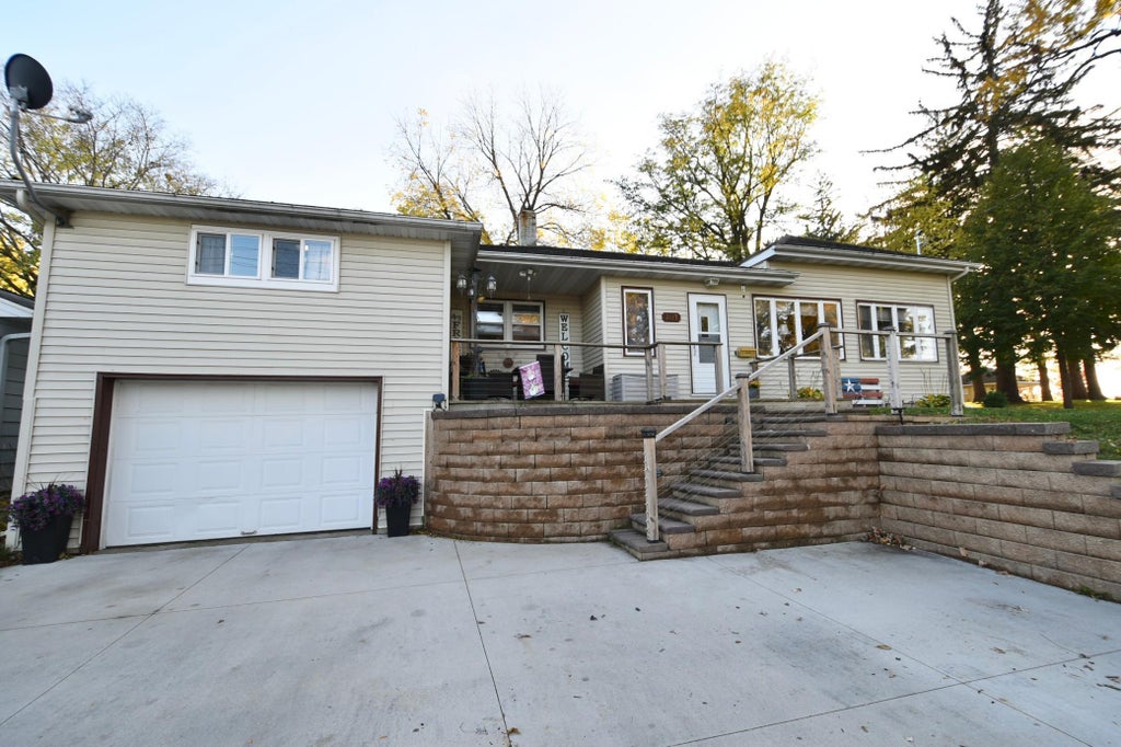 Photo of 207 E 6th Street, Zumbrota, MN 55992 (MLS # 7164530)