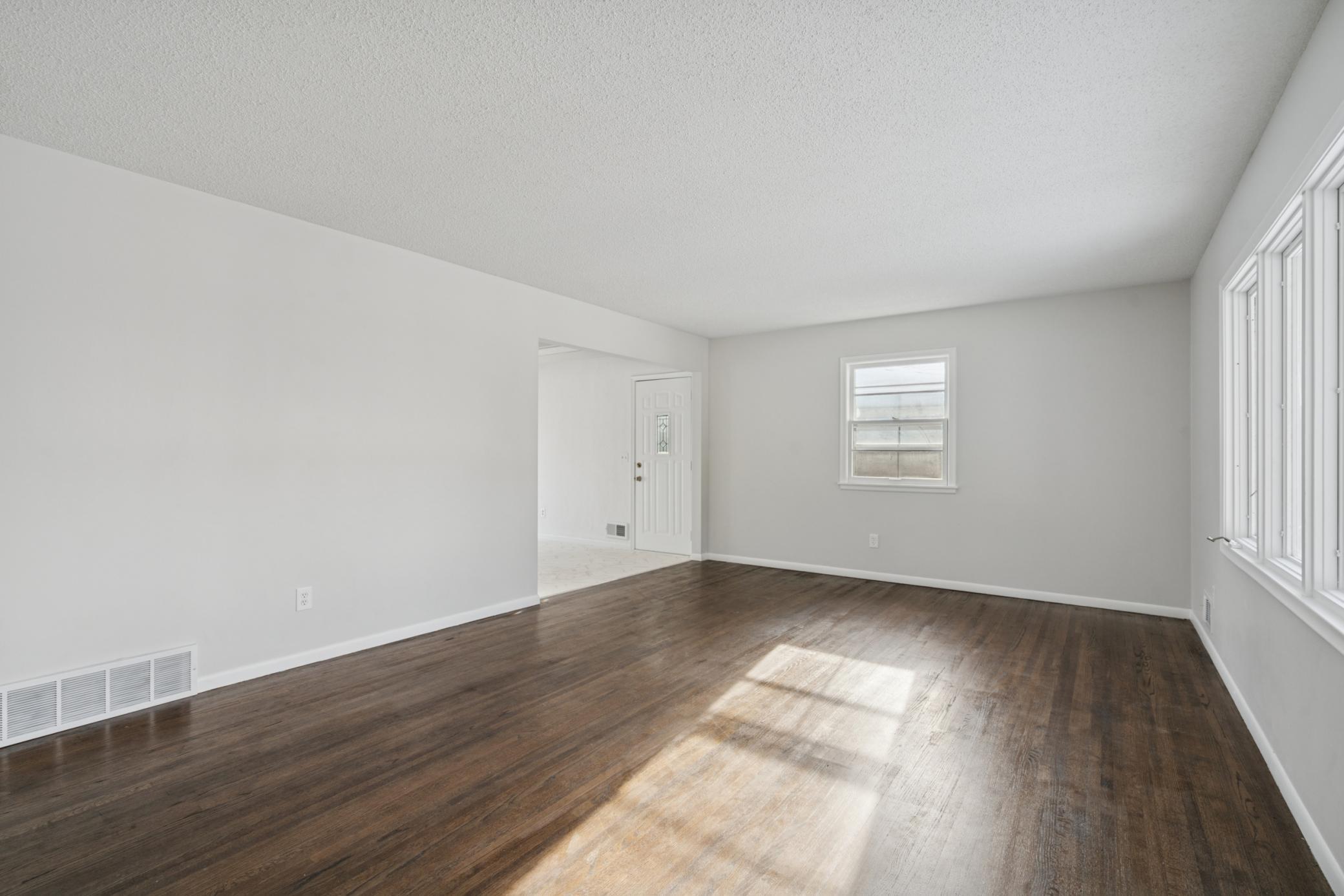 4615 Johnson Street NE