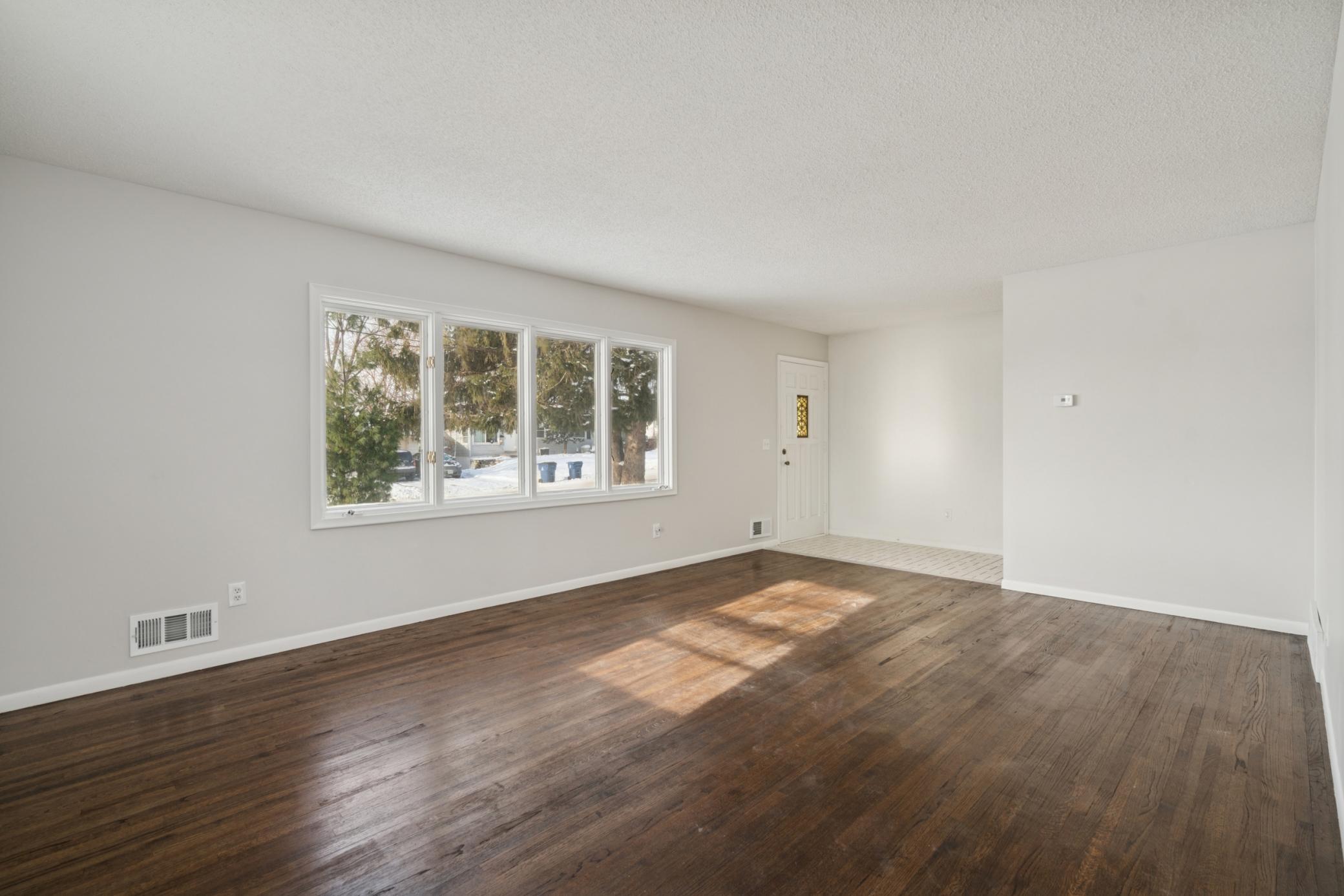 4615 Johnson Street NE