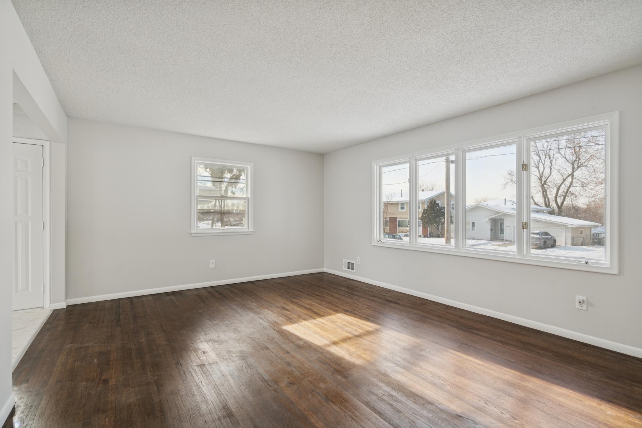 4615 Johnson Street NE