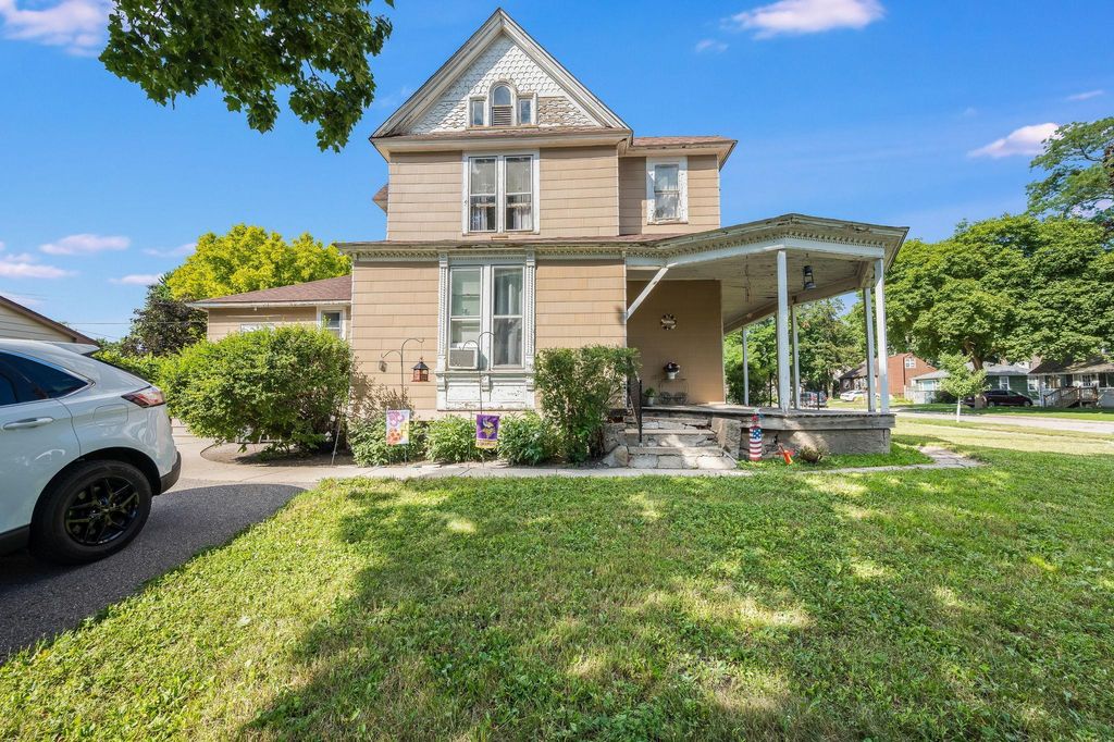 Photo of 1404 N 5th Street, Mankato, MN 56001 (MLS # 7112014)