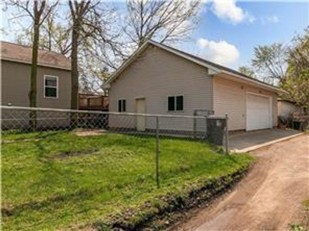 Photo of 587 Bay Street, Saint Paul, MN 55102 (MLS # 7036430)