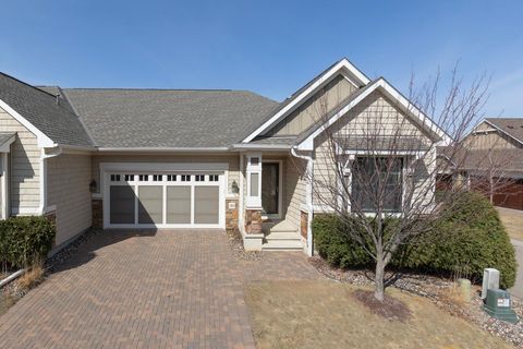 30 Riley Curve Chanhassen MN 55317