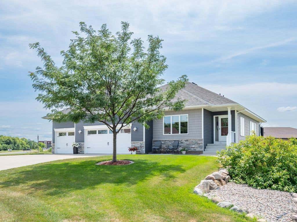 Photo of 1290 Parkview Court, Shakopee, MN 55379 (MLS # 7120384)