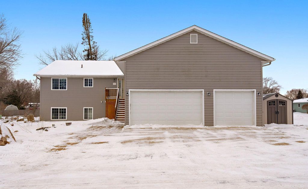 Photo of 1055 Johnson Place SE, Owatonna, MN 55060 (MLS # 7016343)