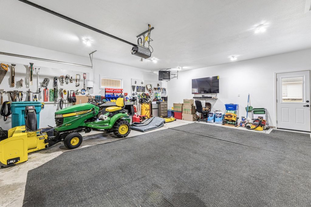 Photo of 912 2nd St St NW, Waseca, MN 56093 (MLS # 7047339)