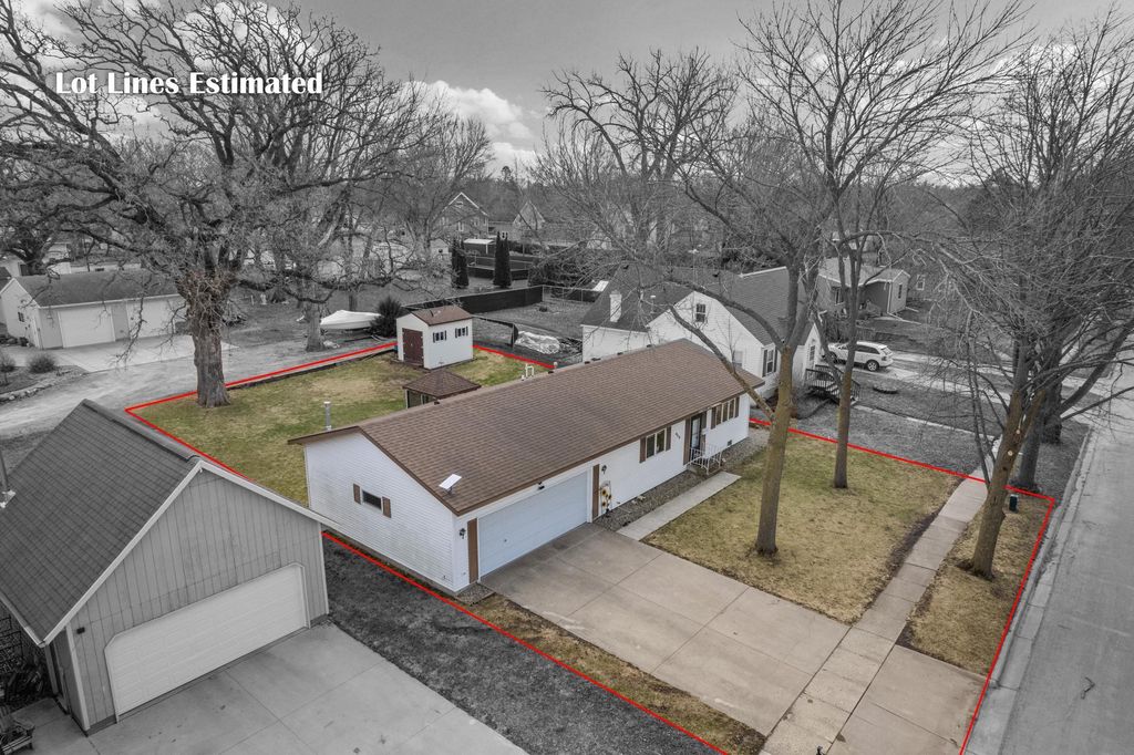 Photo of 912 2nd St St NW, Waseca, MN 56093 (MLS # 7047339)