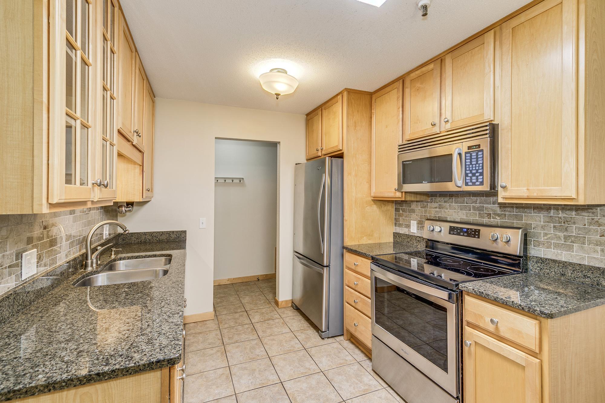 1725 Dellwood Avenue 203