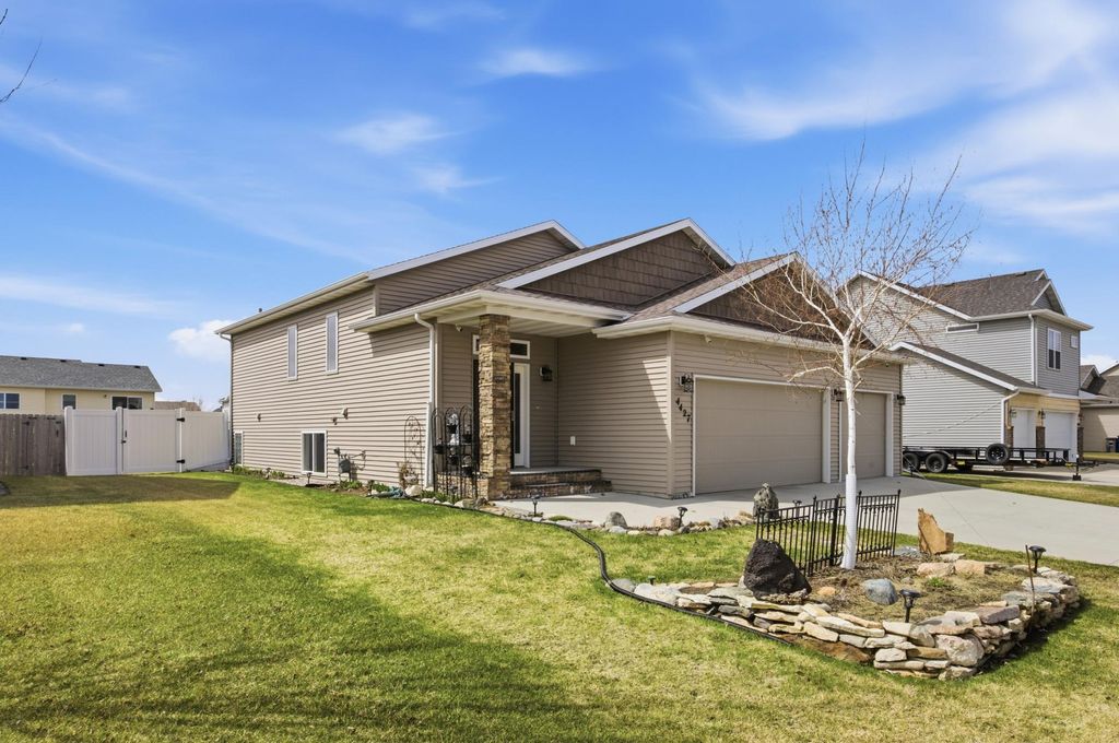 Photo of 4427 17th Street S, Moorhead, MN 56560 (MLS # 7057108)