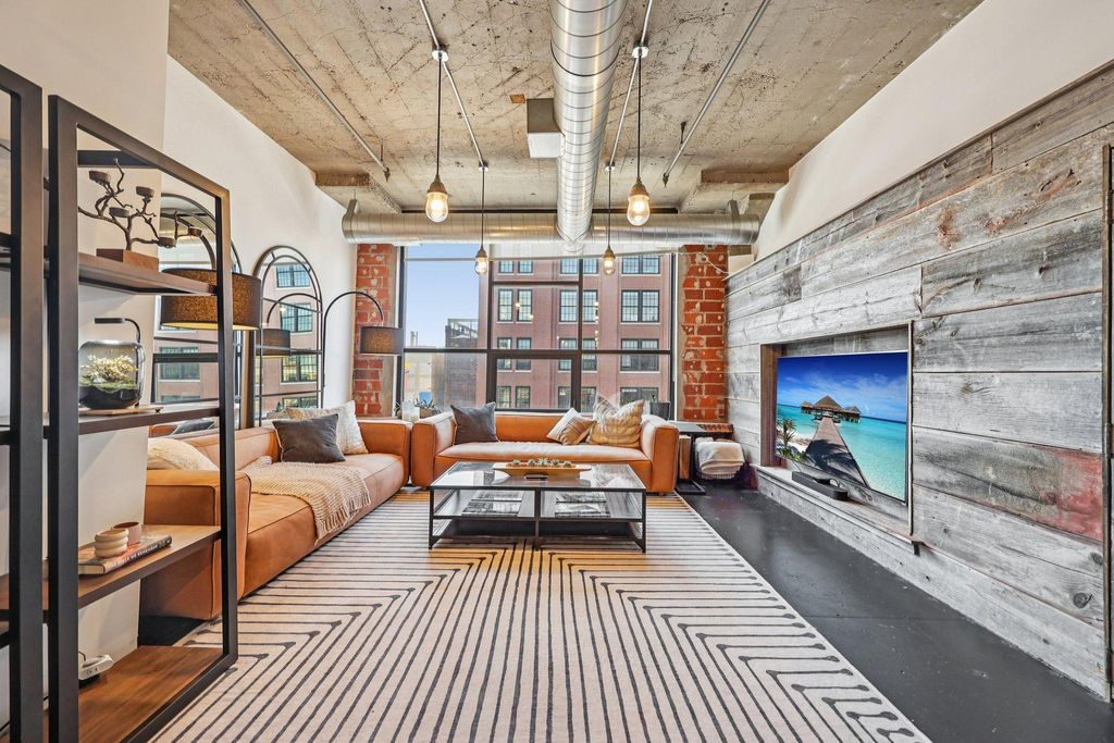 Photo of 718 Washington Avenue N #506, Minneapolis, MN 55401 (MLS # 7041844)