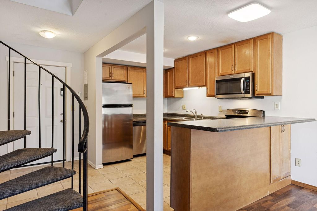 Photo of 7236 72nd Lane N #204, Brooklyn Park, MN 55428 (MLS # 7031083)