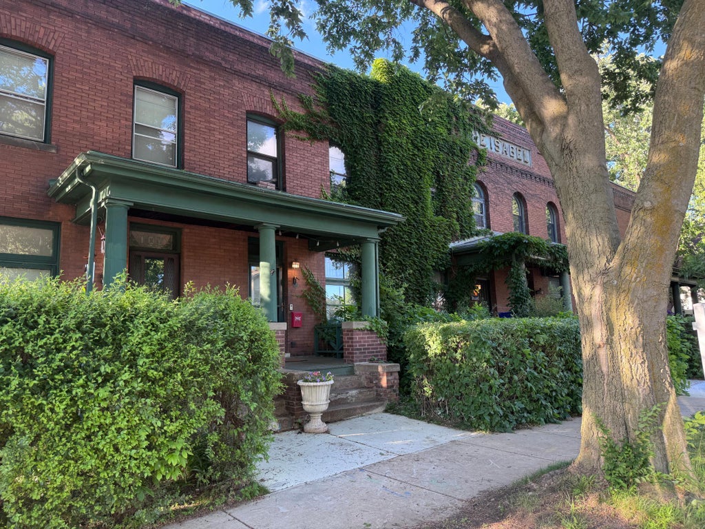 Photo of 111 Isabel Street E, Saint Paul, MN 55107 (MLS # 7026986)