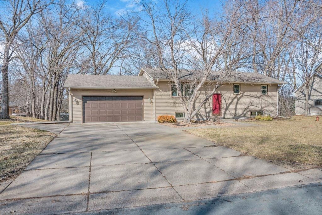 Photo of 16420 Lake Ridge Drive, Maple Grove, MN 55311 (MLS # 7024042)
