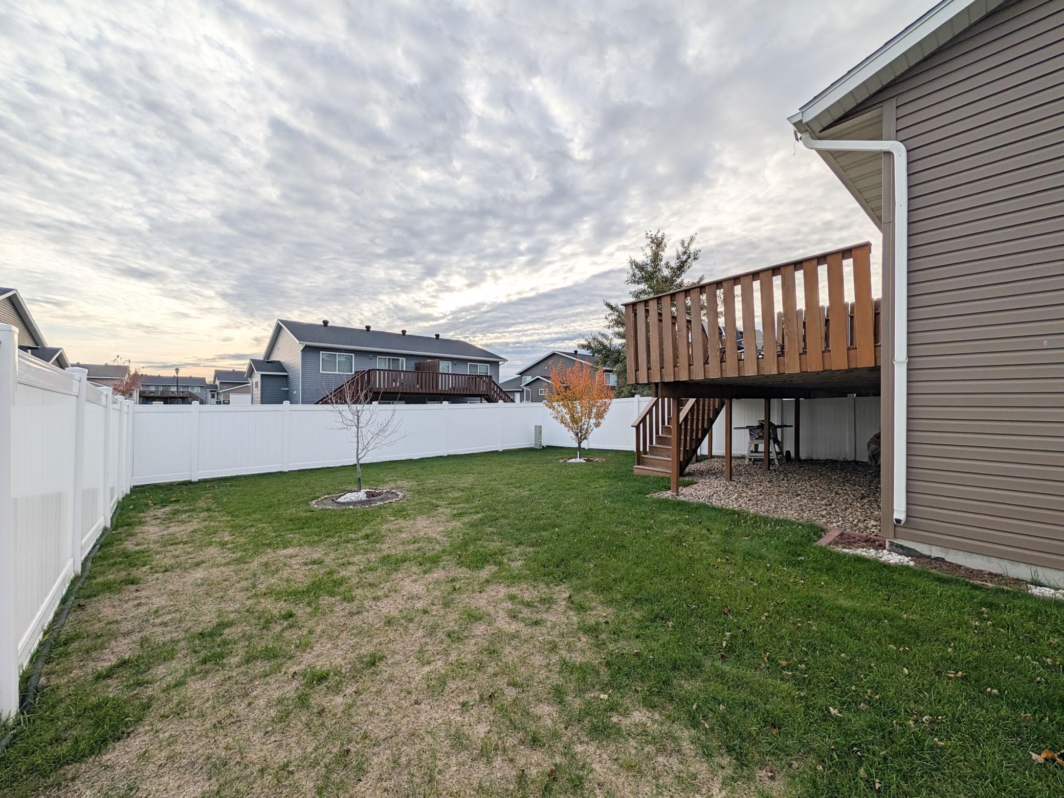 2511 7 Court W