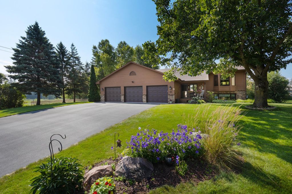 Photo of 185 Orchard Circle, Long Lake, MN 55356 (MLS # 6787575)