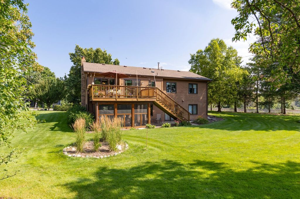 Photo of 185 Orchard Circle, Long Lake, MN 55356 (MLS # 6787575)