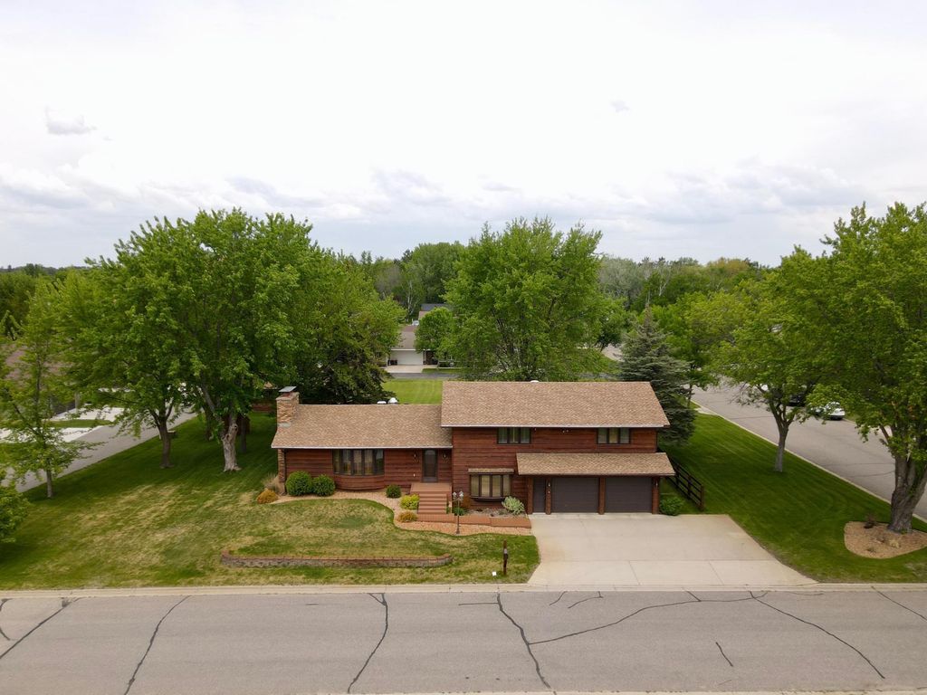 Photo of 308 Lincoln Avenue SW, Wadena, MN 56482 (MLS # 6727724)