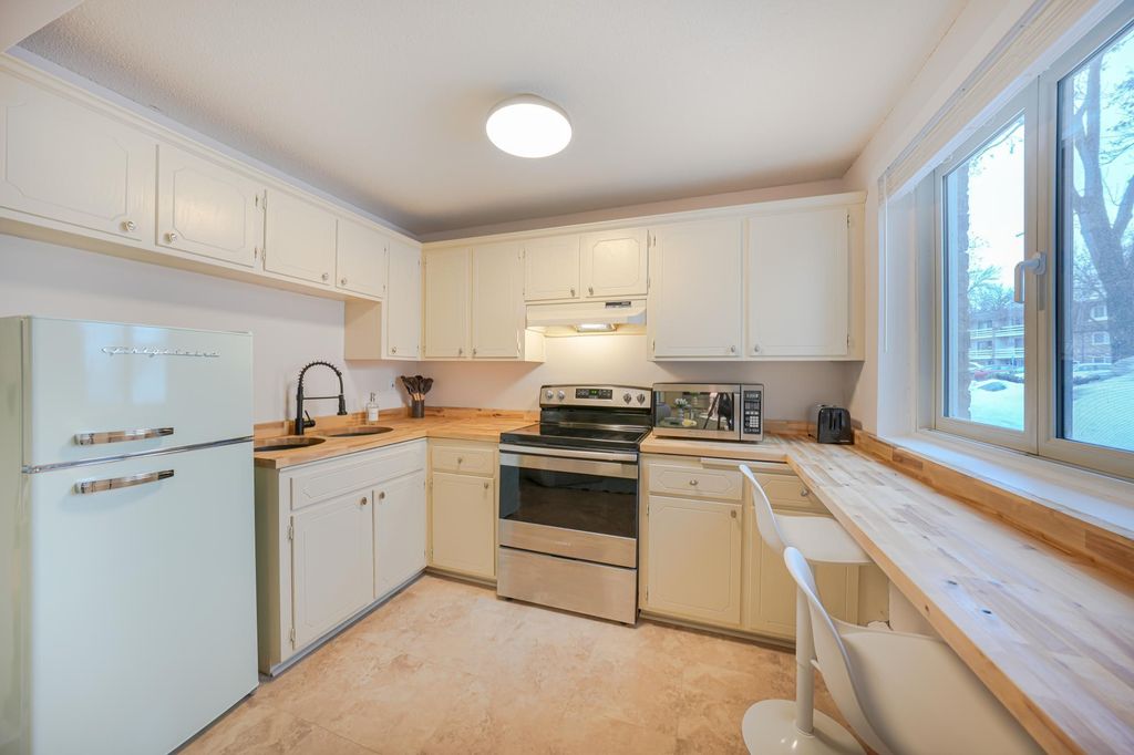 Photo of 4379 Wilshire Boulevard #104, Mound, MN 55364 (MLS # 6821317)