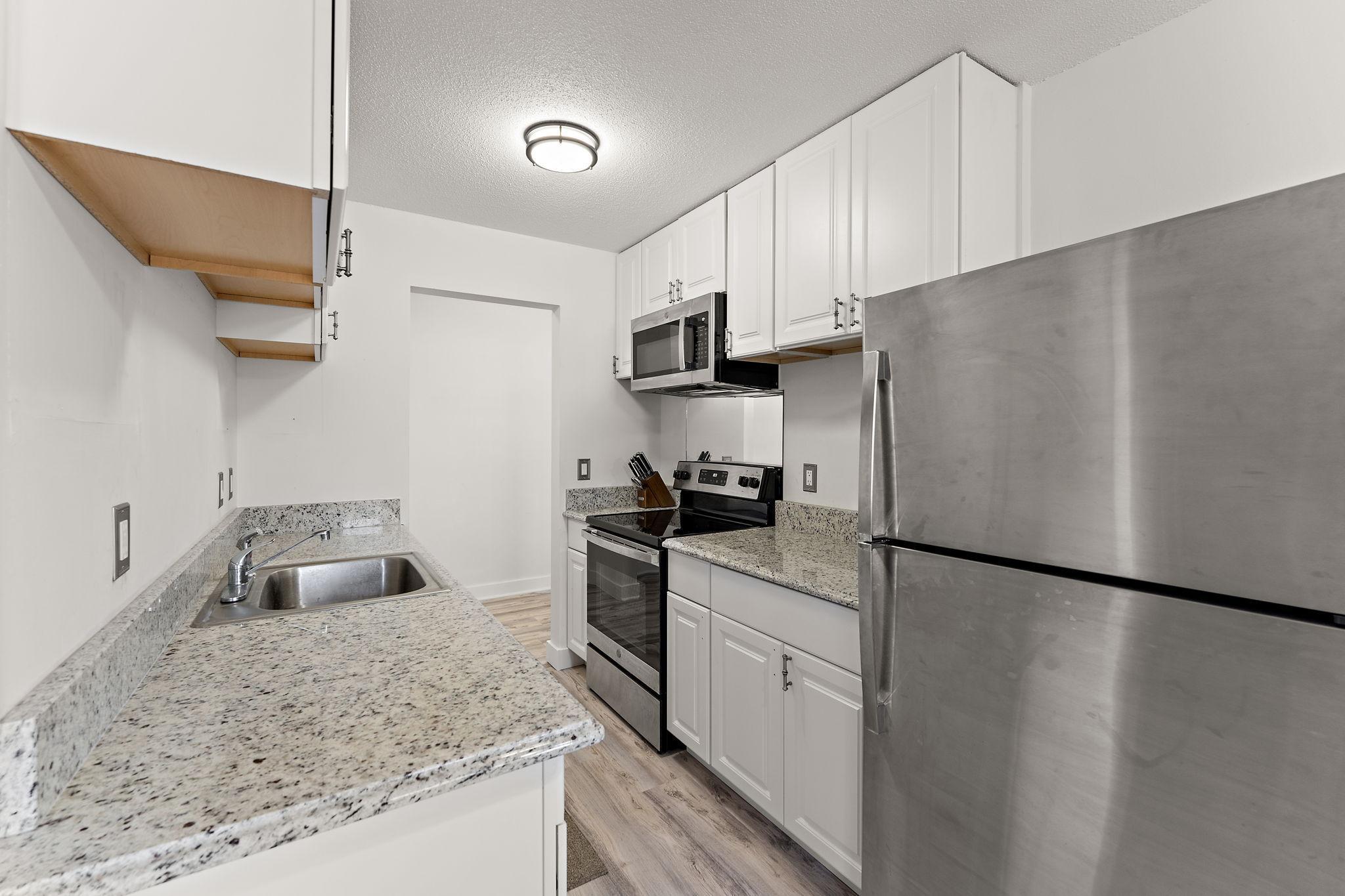 4407 Wilshire Boulevard 204