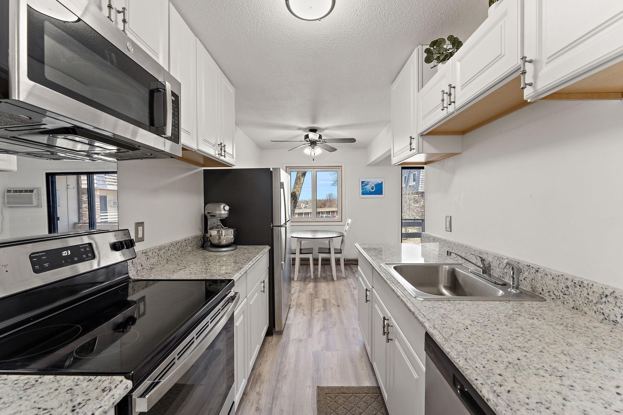 4407 Wilshire Boulevard 204