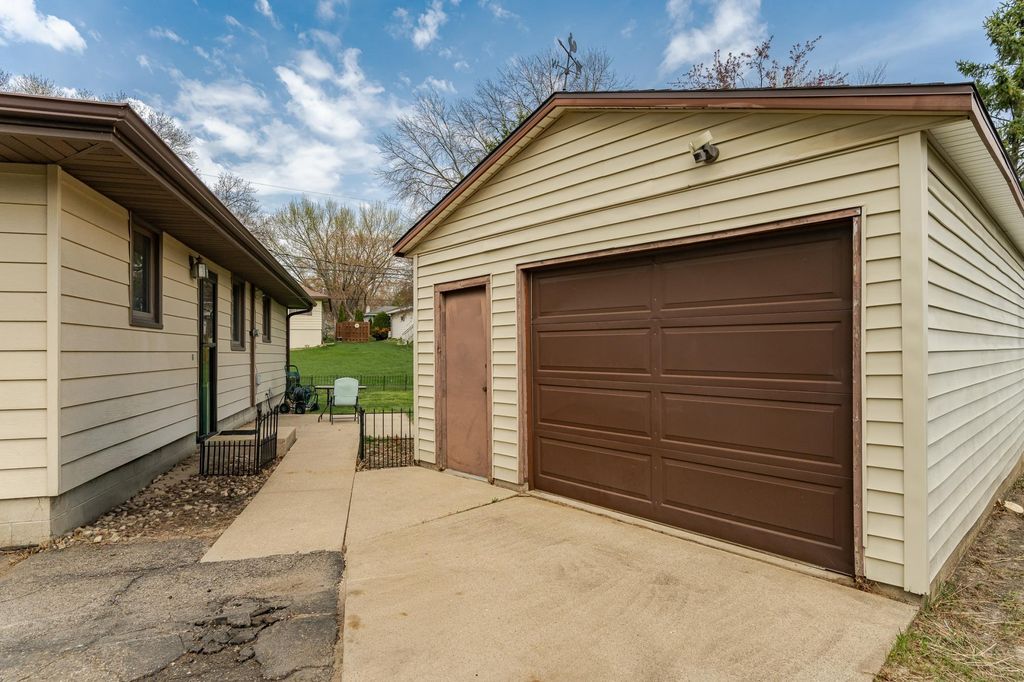 Photo of 2724 12th Avenue NW, Rochester, MN 55901 (MLS # 7038730)