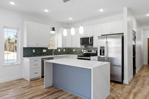 425 W 8th Street 19 New Richmond WI 54017