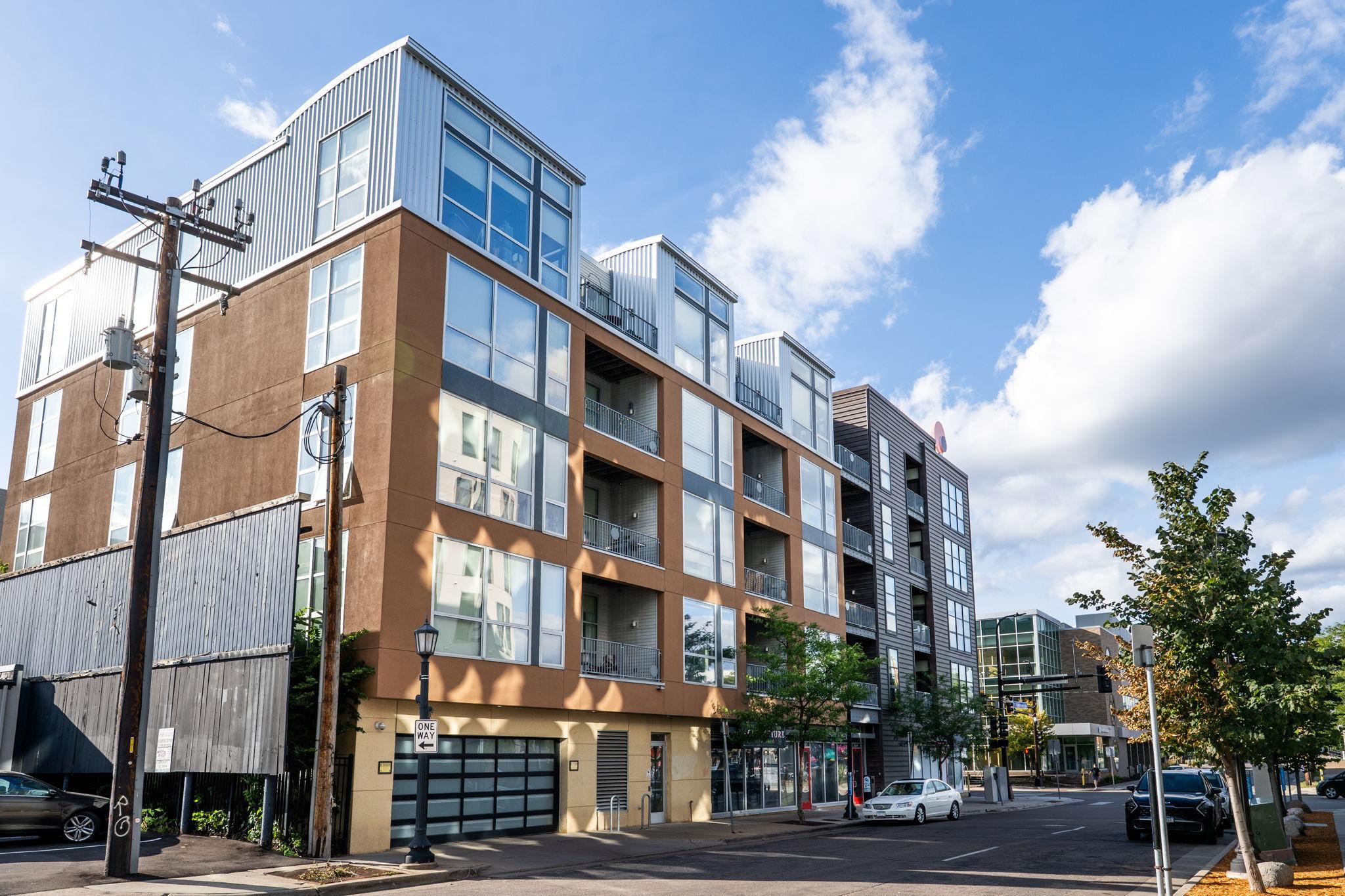 1211 Lagoon Avenue 305